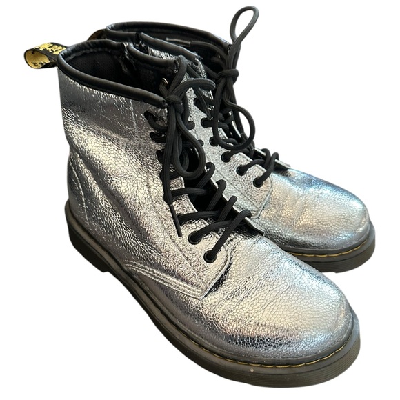 Dr. Doc Martens Silver Disco Crinkle Crackle Lace Up Boots 1460 J 4 5 NEW - Picture 3 of 13